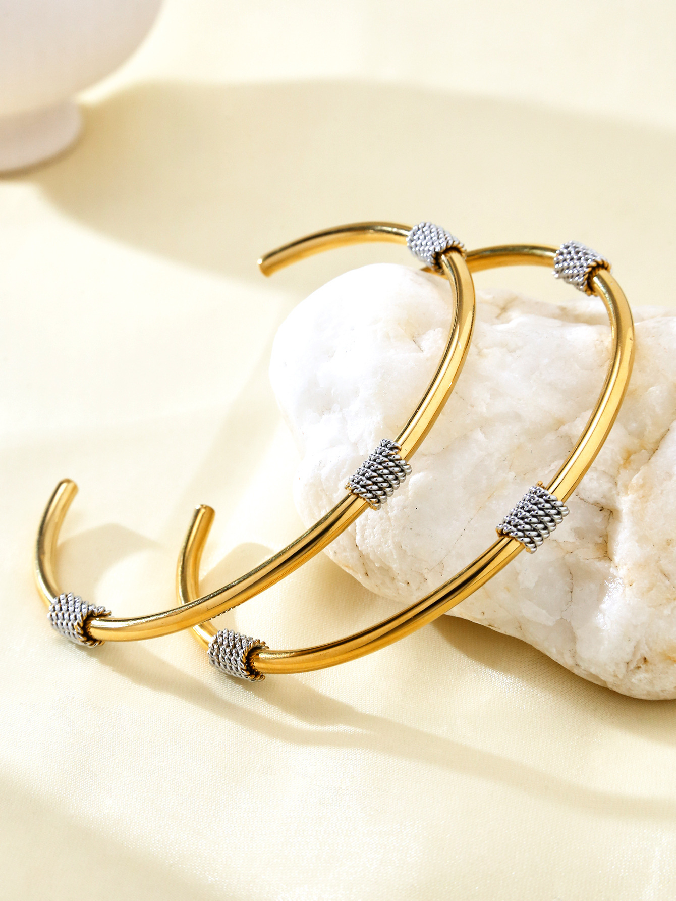 Fashionable Simple High-Grade Geometric Spiral Bracelet Women's Elegant Charm Stainless Steel 18K Gold Plated All-Match Wholesale