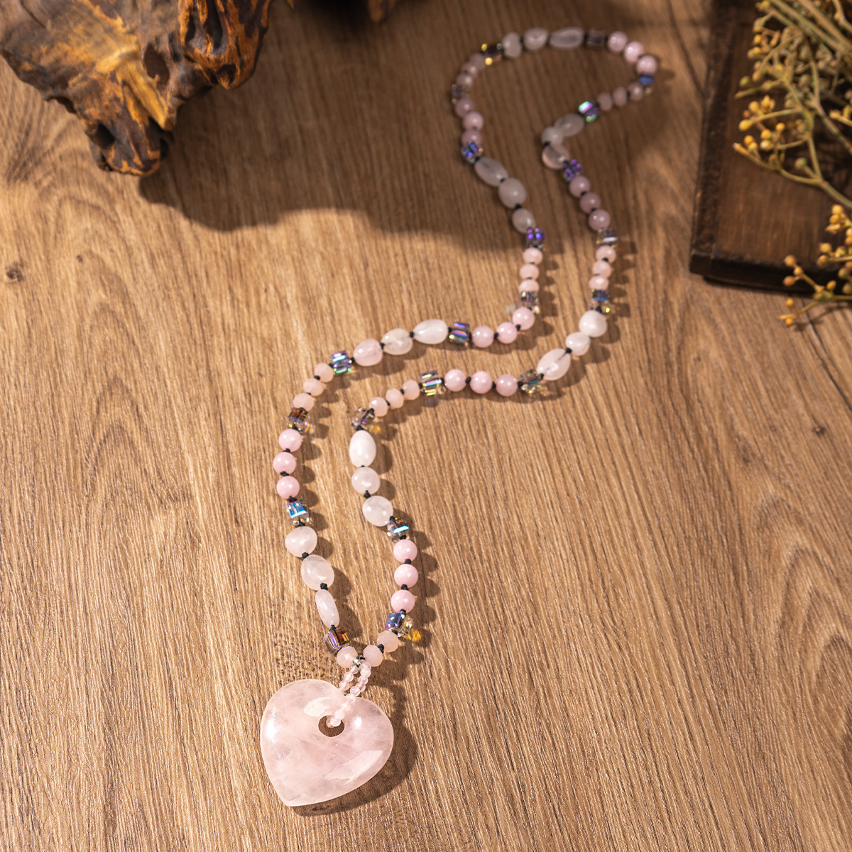 Zuohang Crystal Sweater Necklace Elegant Pendant Heart-shaped Jewelry Natural Crystal Fashion Accessories Modern Style Provided By Zuohang