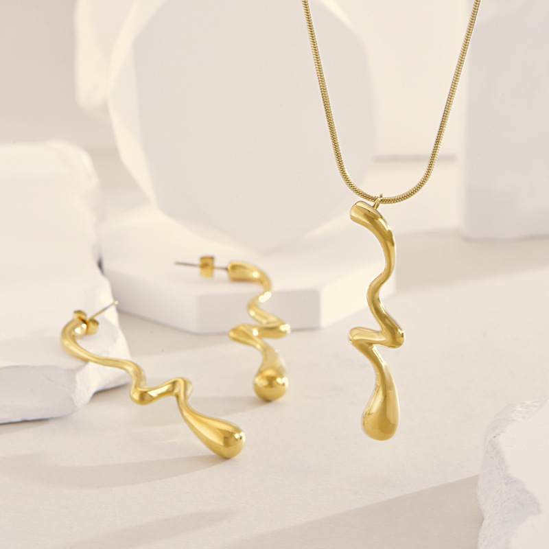 304 Stainless Steel Solid Color Ion Plating (IP) 18K Real Gold Plated Simple Style Classic Style Waterproof Non Tarnish Plating Jewelry Set