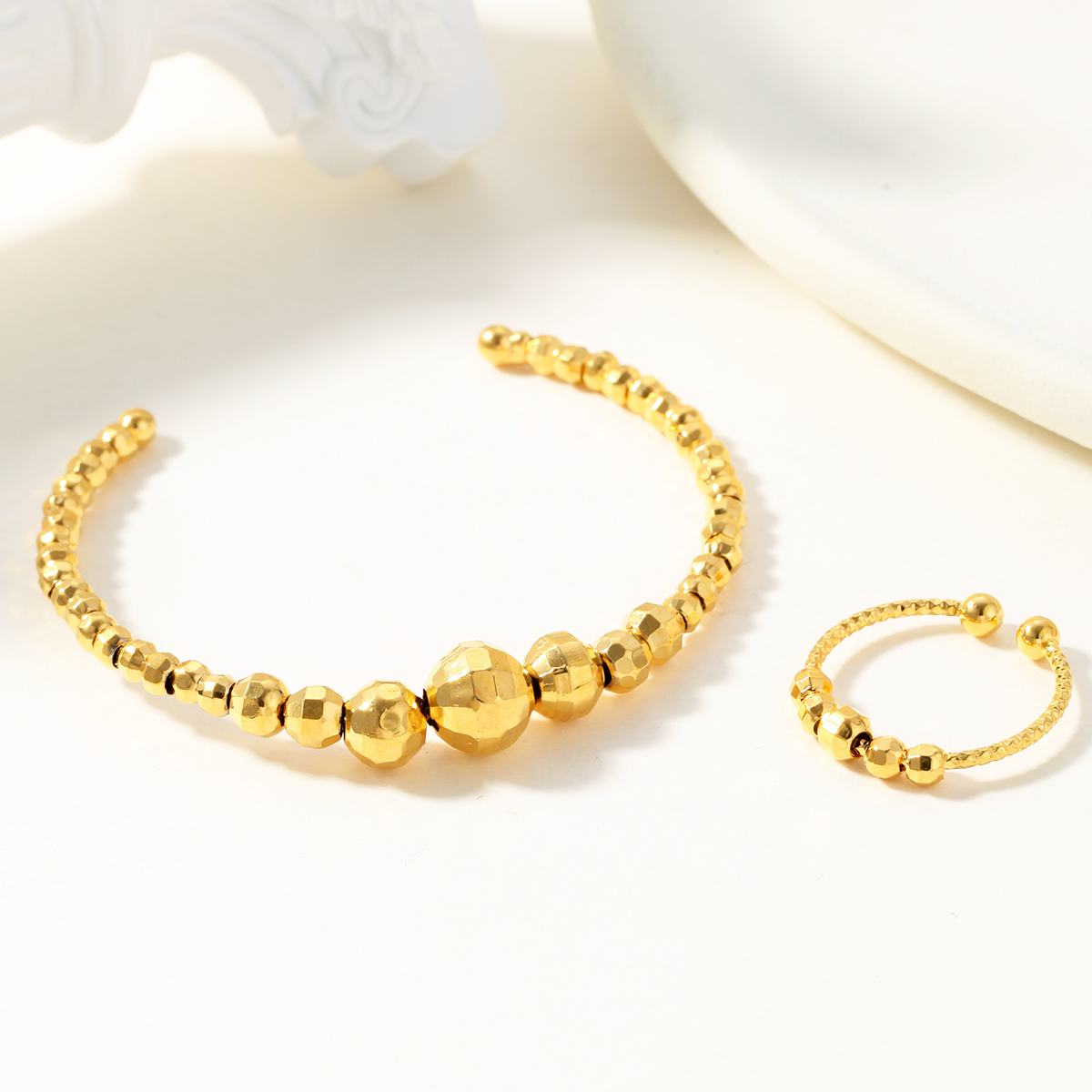 2pcs Copper Plated 18k Carved Bead Open Bracelet And Open Ring Set Geometric Water Plated Hypoallergenic Jewelry Set For Women