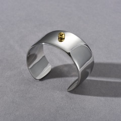 One Gold and Silver Color-blocking Bracelet