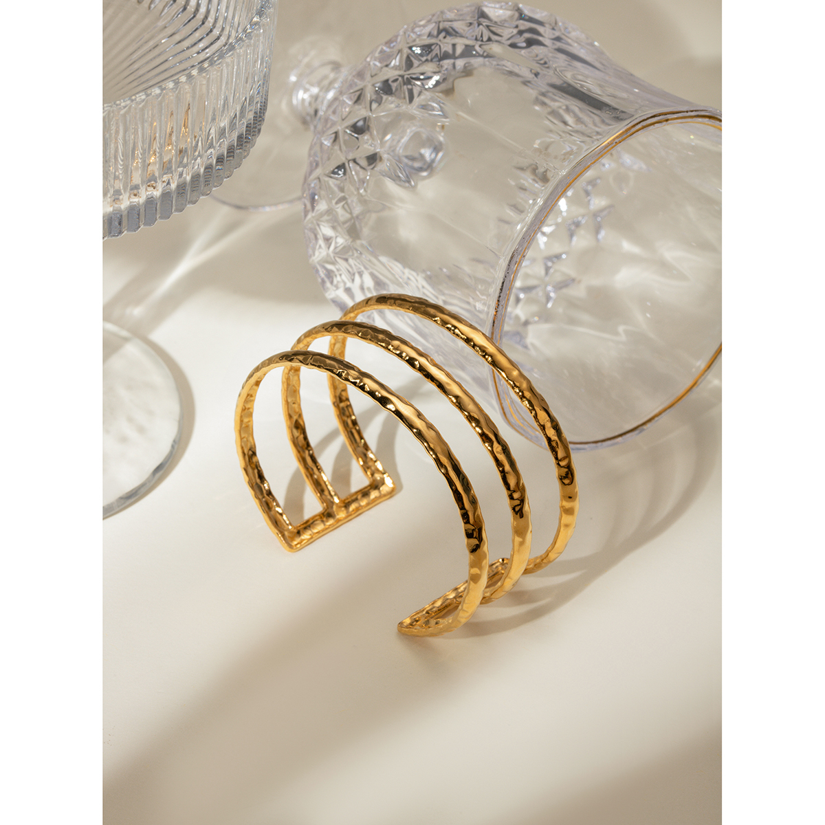304 Stainless Steel Solid Color PVD Coated 18K Real Gold Plated Simple Style Classic Style Gold Bangle