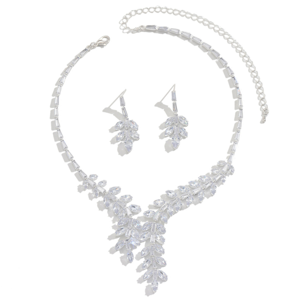 Elegant Princess Diamond Flower Necklace Earring Set Court Style Zircon Dinner Dress Accessories Full Of Sparkle And Shine