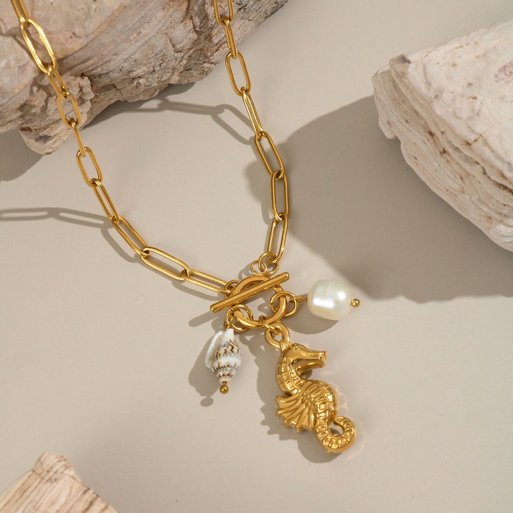 Titanium Steel 18K Gold Plated Shell Horse Conch Necklace Beach Vacation Accessories Luxury Feel Polished Pendant Women's Jewelry