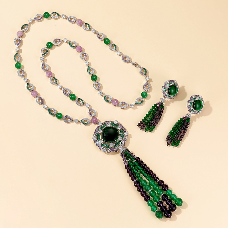 New Chinese Style Beaded Necklace 18K Gold Plated Emerald Tassel Luxury Sweater Chain Jewelry Simple Round Design Pendant