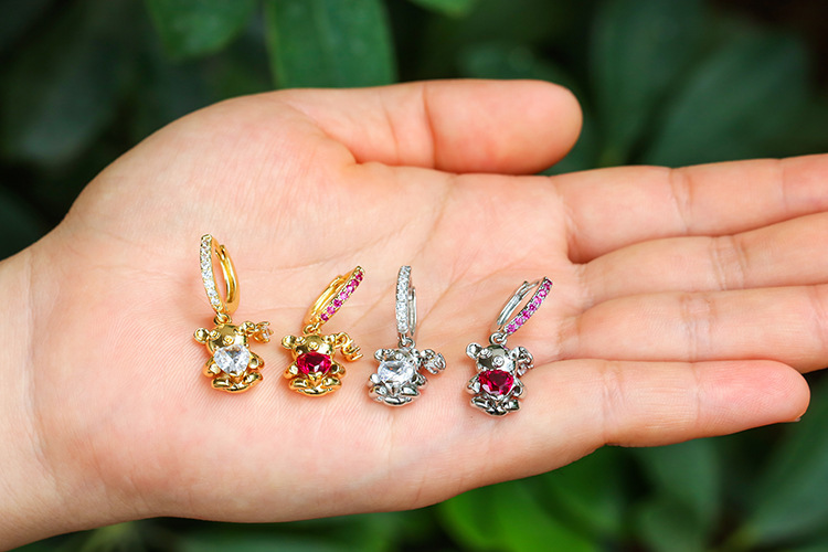 Wholesale Jewelry Micro-inlaid Zircon Heart Bear Copper Gold-plated Earrings Nihaojewelry