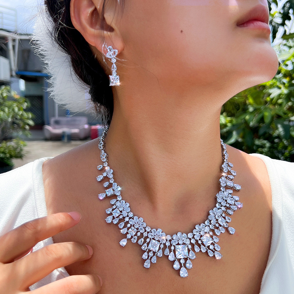 Luxurious Copper Zirconia Jewelry Set Necklace And Earrings Sparkling Wedding Dress Suitable For Women To Wear To Weddings Or Banquets