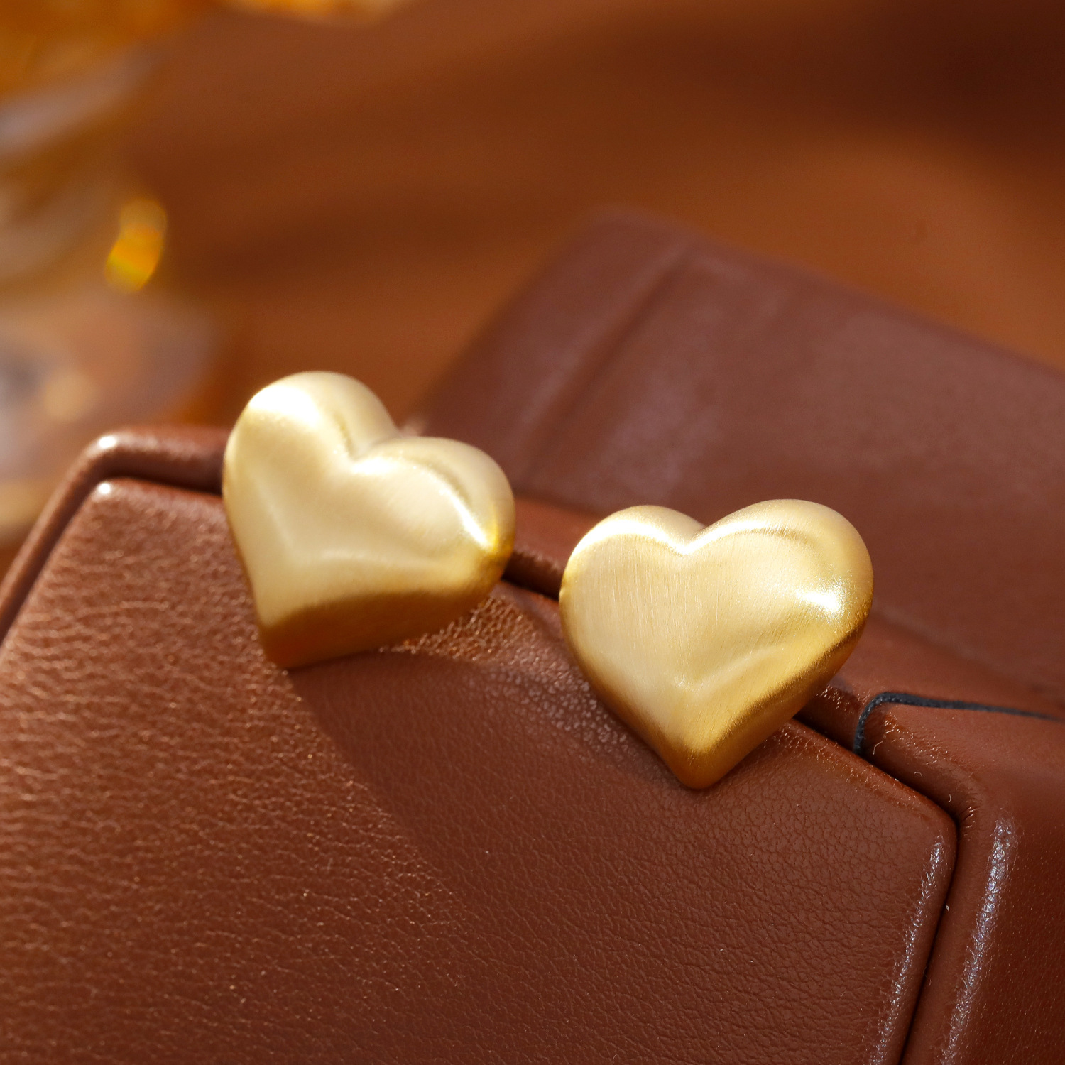 Metallic Tarnished Heart Shaped Earrings Women's Commute Fashion Elegant Lightweight Luxury Versatile Ear Jewelry
