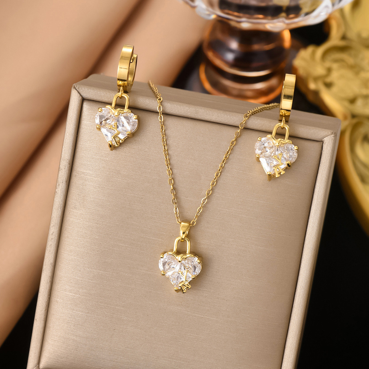 Fashionable Gold Heart Shaped Synthetic Zirconia Letter A Design Earring Necklace Set Natural Style Stainless Steel Jewelry