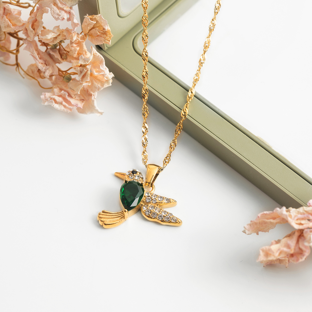 Women's Vintage Style 18K Gold Stainless Steel + Zircon + Rhinestone Necklace With Green Zircon And White Rhinestone Bird Pendant 41+5CM