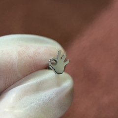 M. Than Ok Gesture (5.96*5.37)