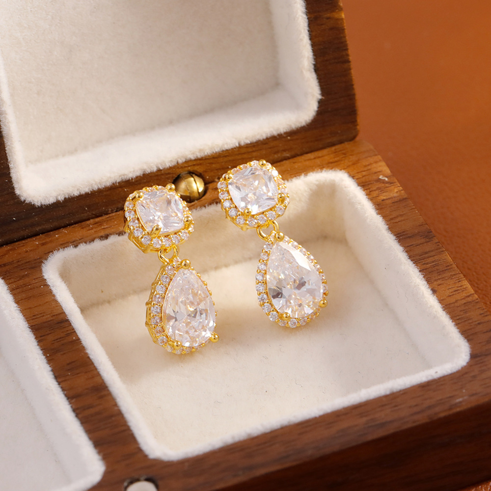 Slimming Short Stylish Women's Earrings Super Shiny Elegant Fashionable Jewelry Accessories Geometric Pattern Copper Material