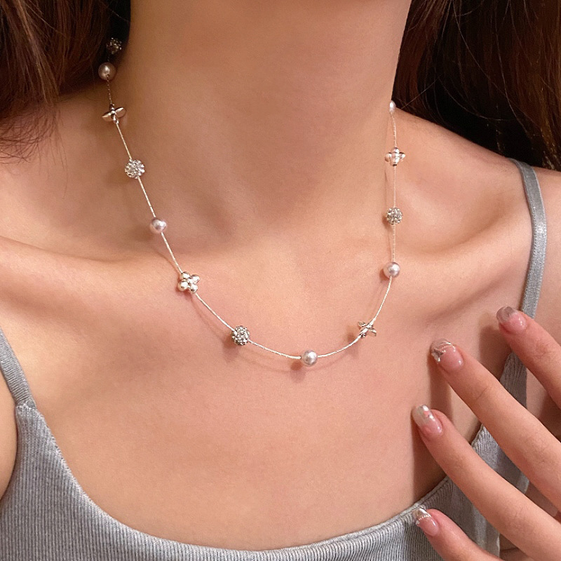 Manta Rose Pearl Flash Diamond Ball Four Leaf Flower French Waist Necklace Women's Layering Versatile Clavicle Chain Geometric Pattern Copper