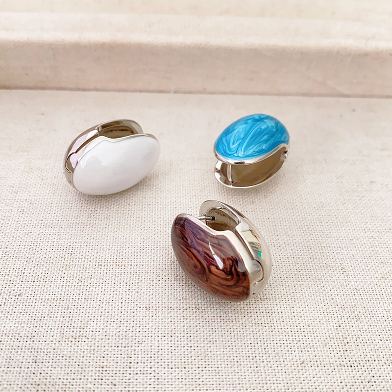 Fashionable Retro Egg Shape Oil Drip Earrings Cold Style Versatile High End Feeling  New Design Jewelry Accessories