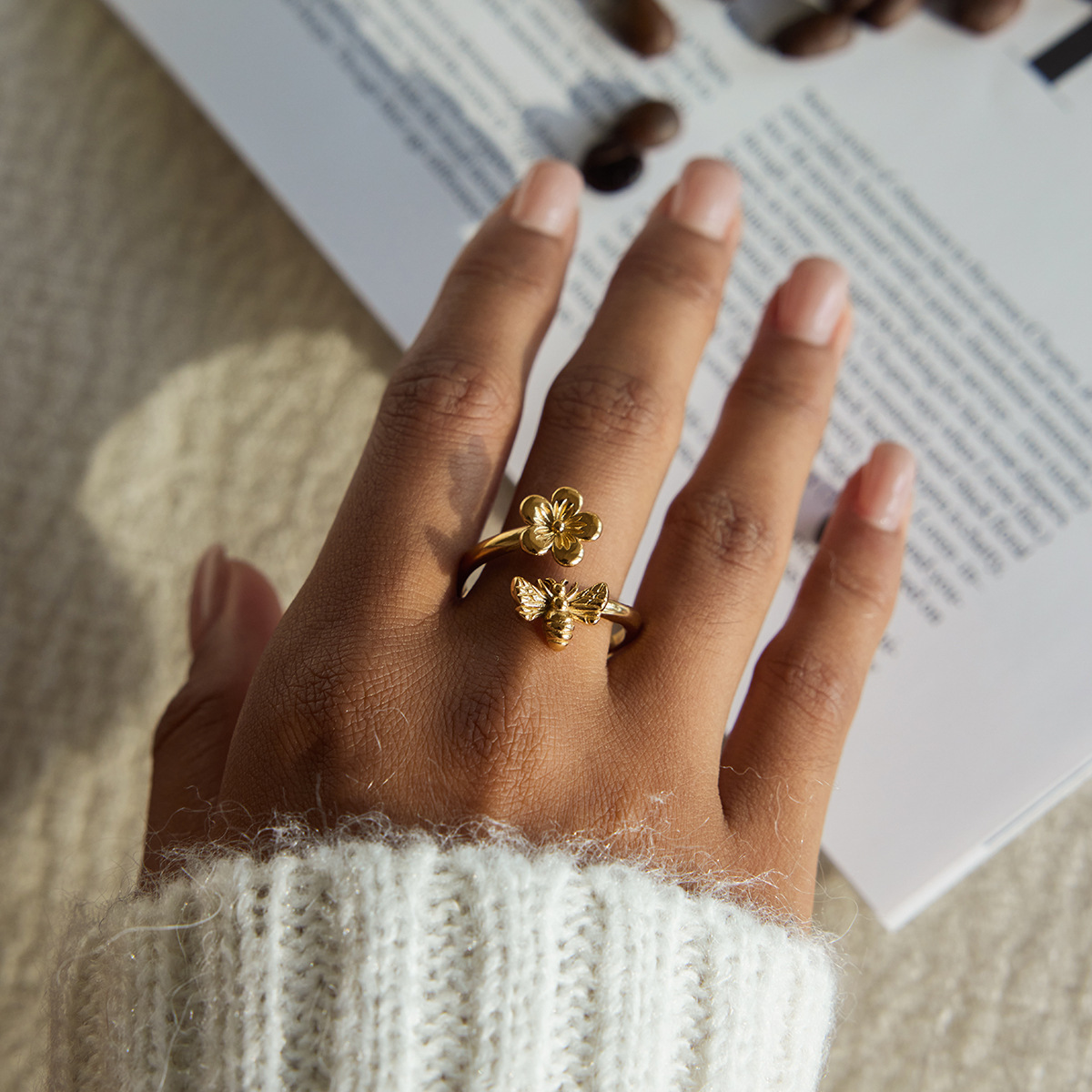 Elegant Gold Plated Butterfly Wing Ring Women's Fashion Jewelry Bug Design Stainless Steel Classic Style All Season Accessory