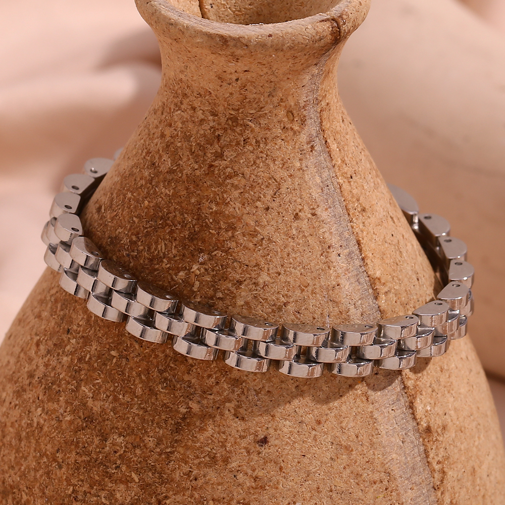 304 Stainless Steel Solid Color PVD Coated Stone-Free 18K Gold Plated Real Gold Plated Basic Simple Style Classic Style Waterproof Non Tarnish Plating Gold Silver Bracelets