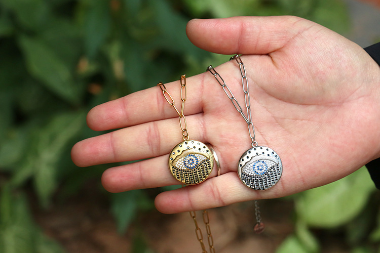 Fashion Copper Micro-encrusted Zircon Devil's Eye Pendent Short Sweater Chain