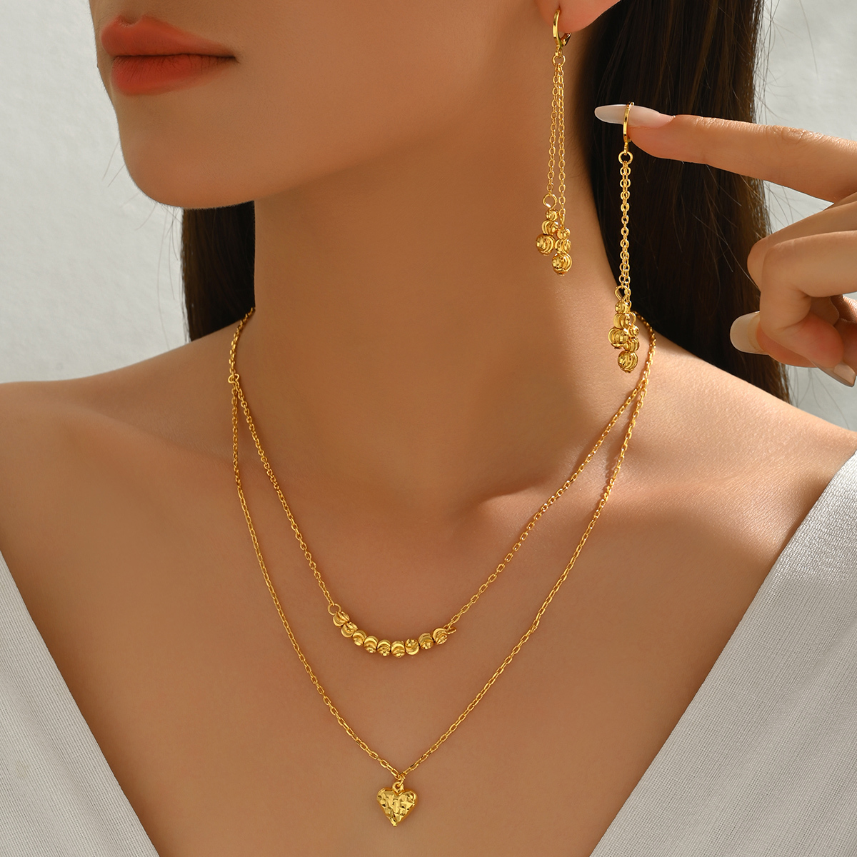 Elegant Double Layer Heart Shaped Necklace And Earrings Set For Women Suitable For Wedding Anniversary Dinner Party Wear