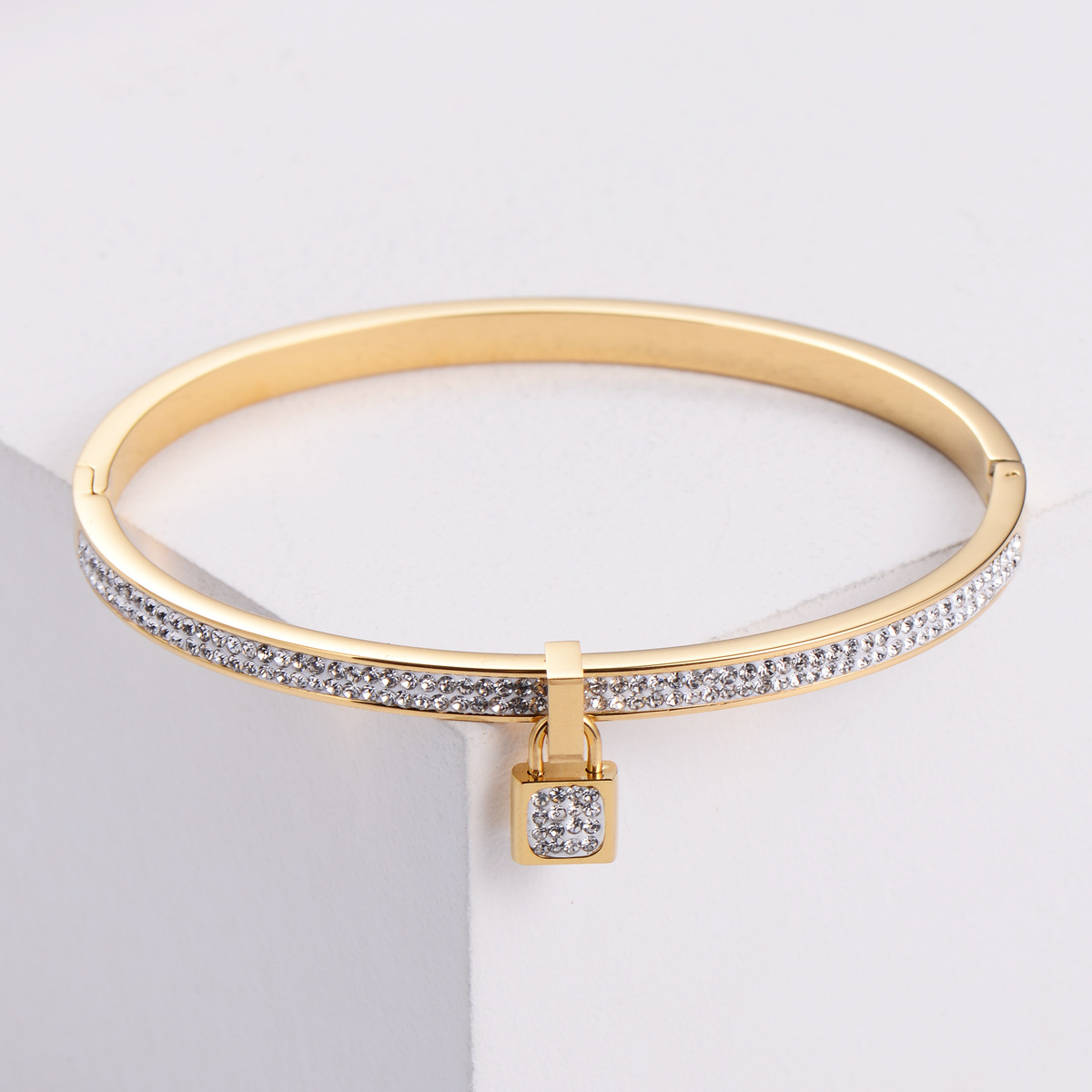 PVD Coated 18K Gold Plated U Shape 304 Stainless Steel Waterproof Non Tarnish