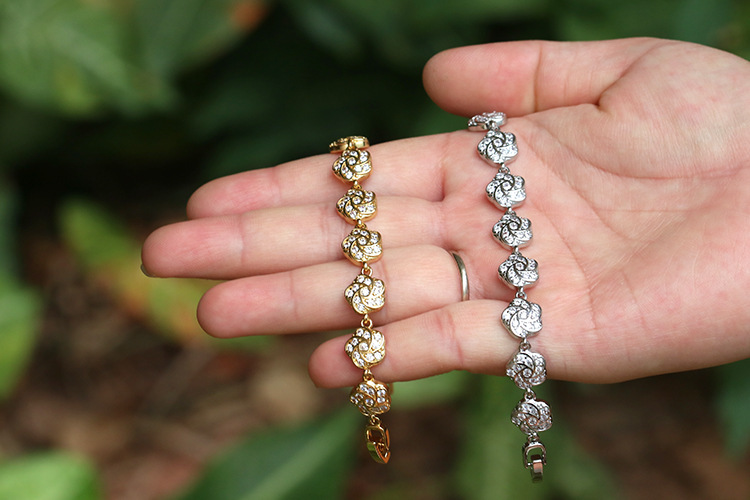 Fashion Geometric Flower Copper Inlaid Zircon Petal Bracelet Wholesale