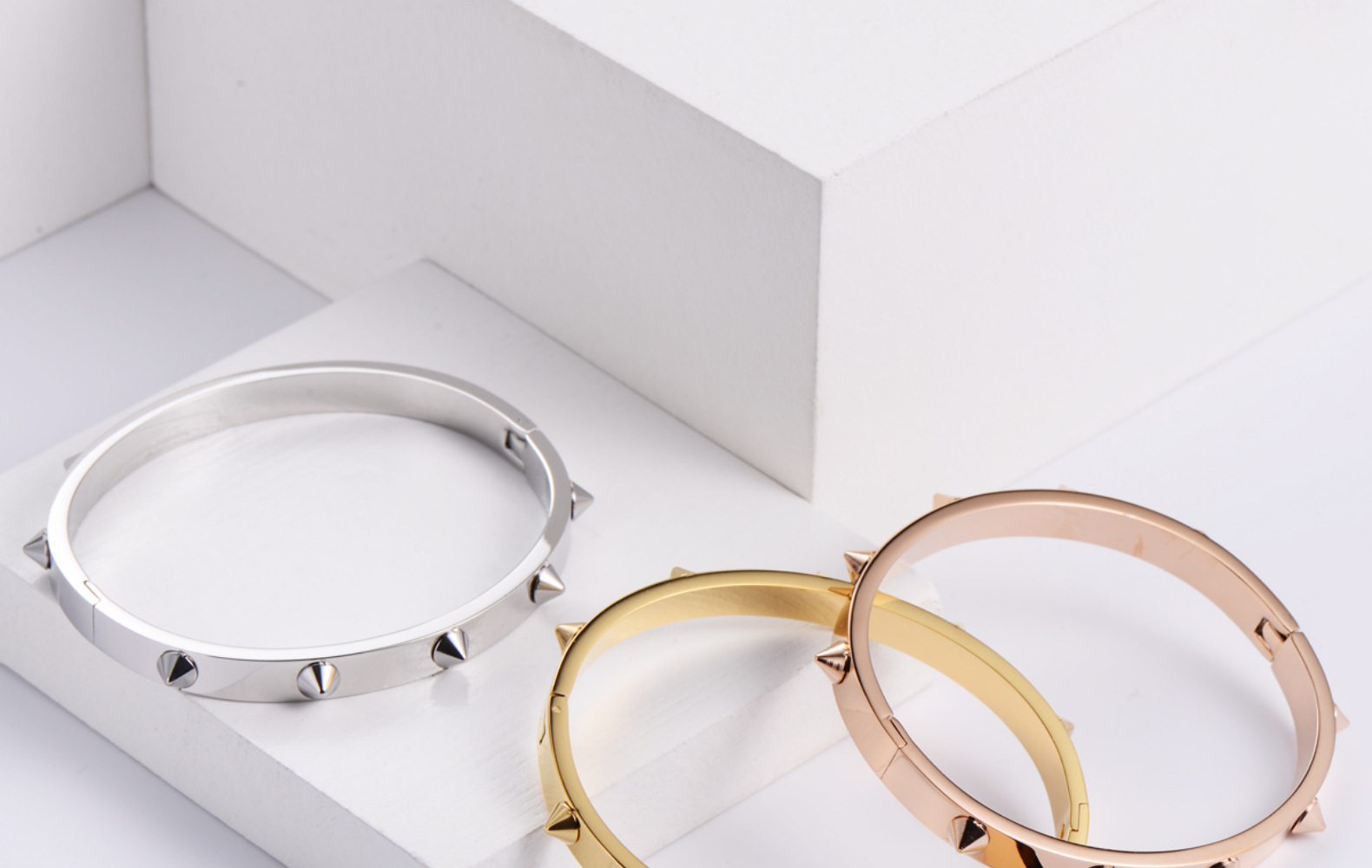 PVD Coated 18K Gold Plated Stainless Steel Waterproof Non Tarnish