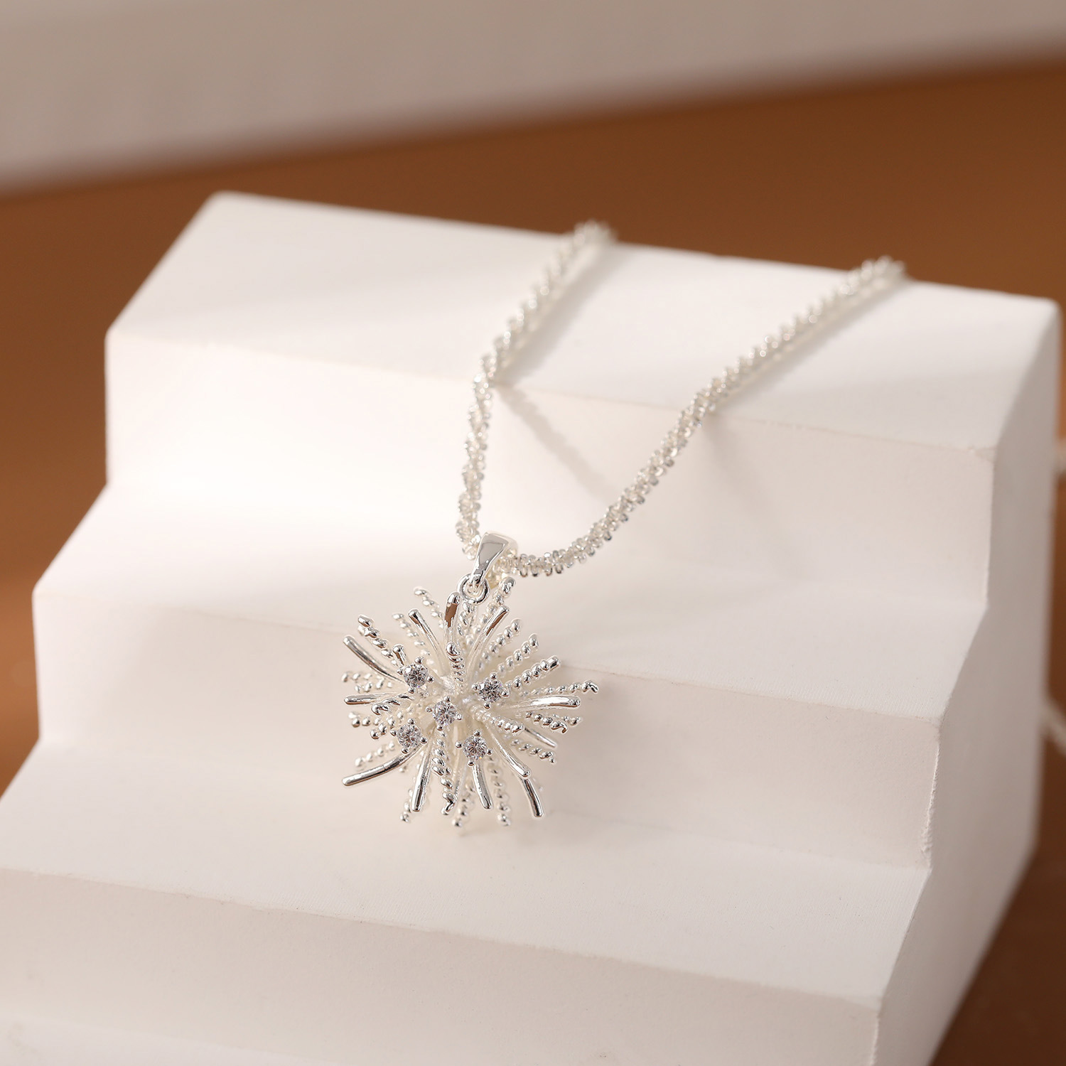 Fashionable Retro Elegant Women's Necklace Pendant Design Dandelion Firework Lockbone Chain Geometric Pattern Bohemian Style
