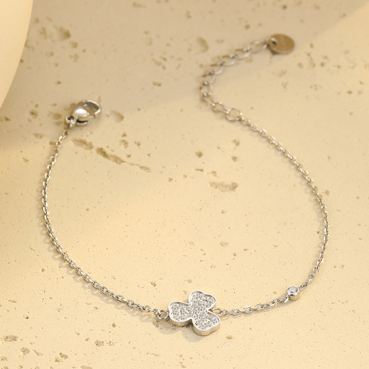 Style Personality Small Flower Dog Paw Cute Simple Titanium Steel 304 Stainless Steel Bracelet Non-Fading Design Sense Light Luxury Hand Jewelry Wholesale