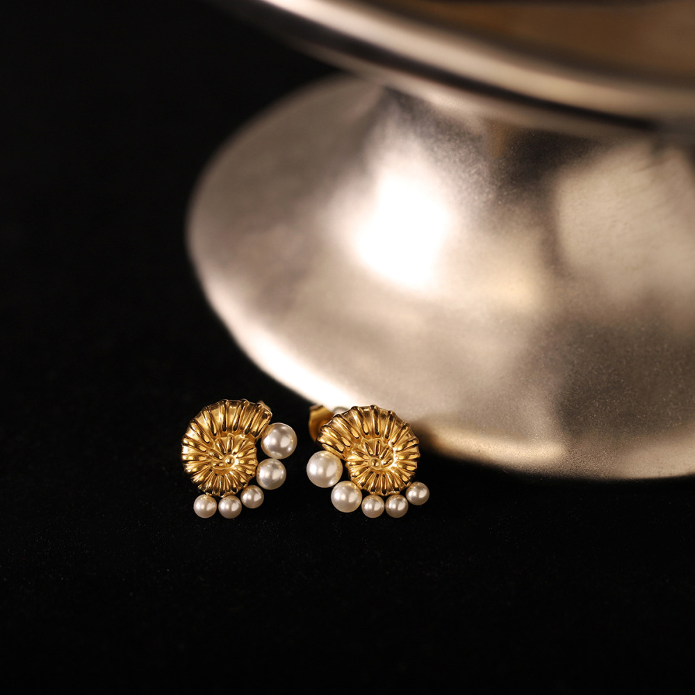 Gradient Pearl Earrings Titanium Steel Material 18K Gold Plated Shell Design Simple Rose Gold Women's Jewelry Accessories