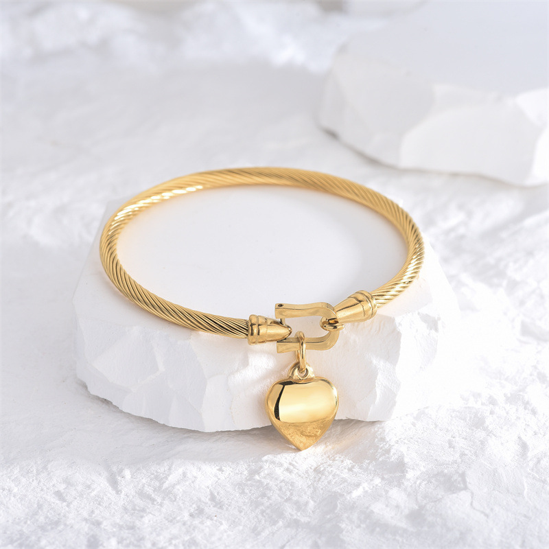 Fashion Heart Shape Titanium Steel Plating Bangle