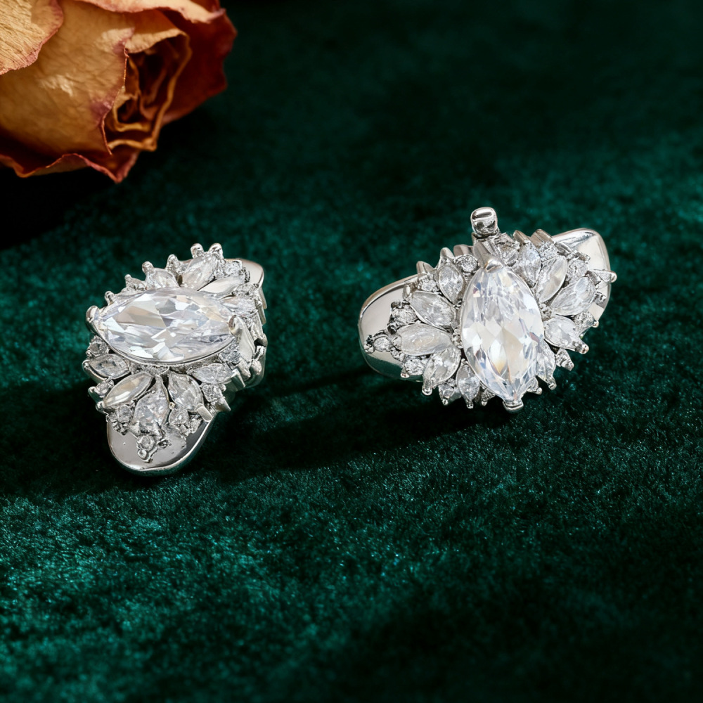 Shiny Copper Inlaid Zircon Ice Flower Earphone Clip Elegant Ear Clip Earphone Accessories