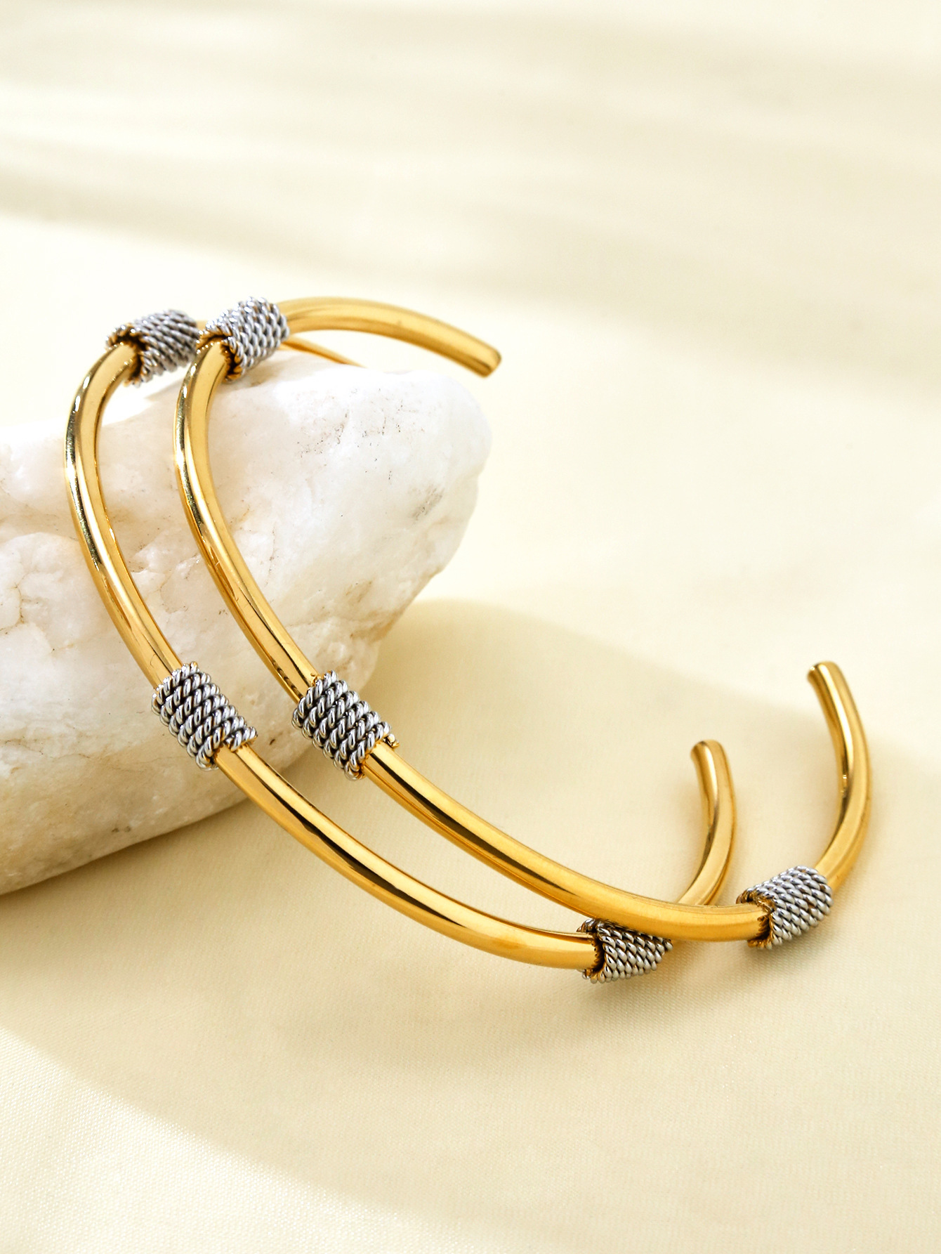 Fashionable Simple High-Grade Geometric Spiral Bracelet Women's Elegant Charm Stainless Steel 18K Gold Plated All-Match Wholesale