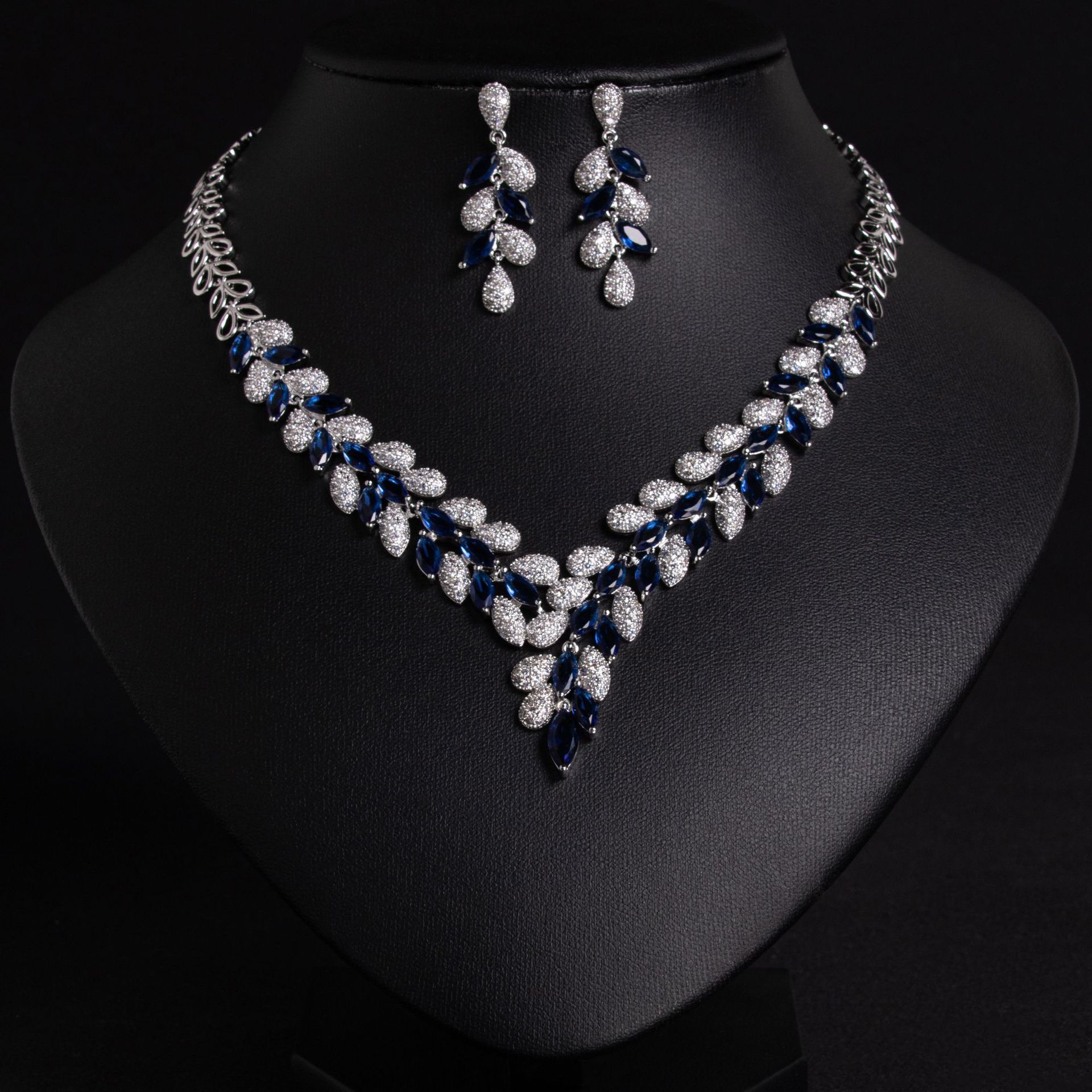 Fashionable  Full Diamond Super Shiny Clavicle Chain Earrings Set For Wedding Banquet Dinner Party Accessories