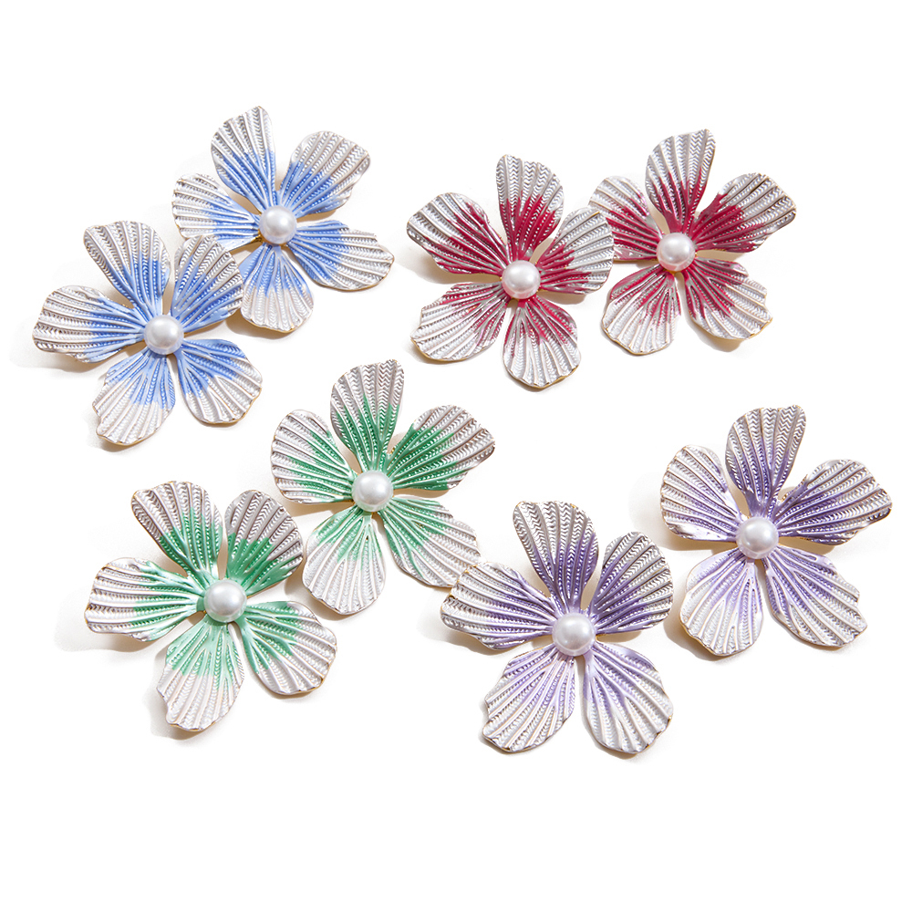 Women's Sweet Romantic Style Acrylic Pearl Flower Earrings Stainless Steel 18K Gold Plated Vacuum Earrings Pair