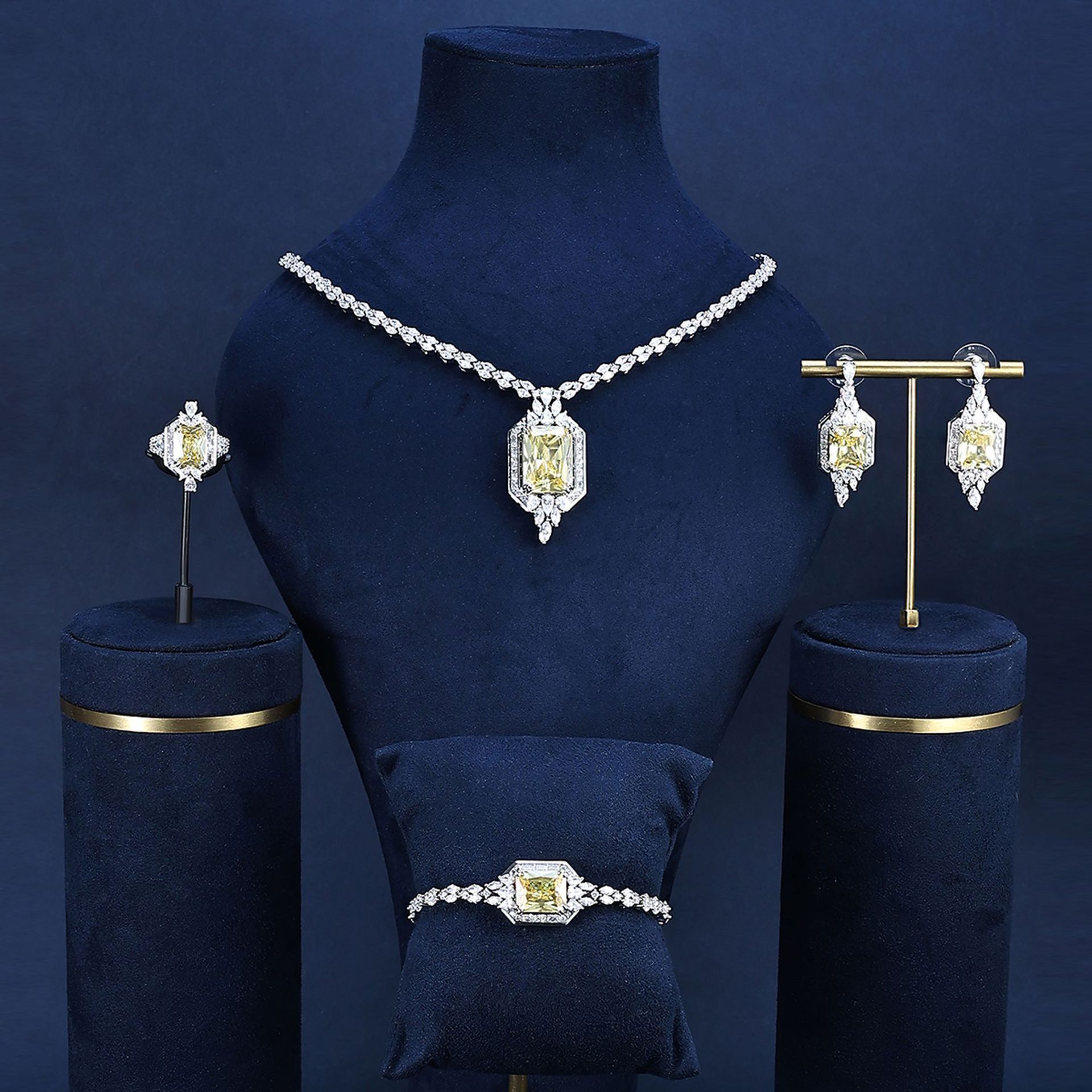 Exaggerated Wedding Jewelry Set Luxury Original Design Diamond Shape Necklace Bracelet Earrings Ring Couple Matching Accessories