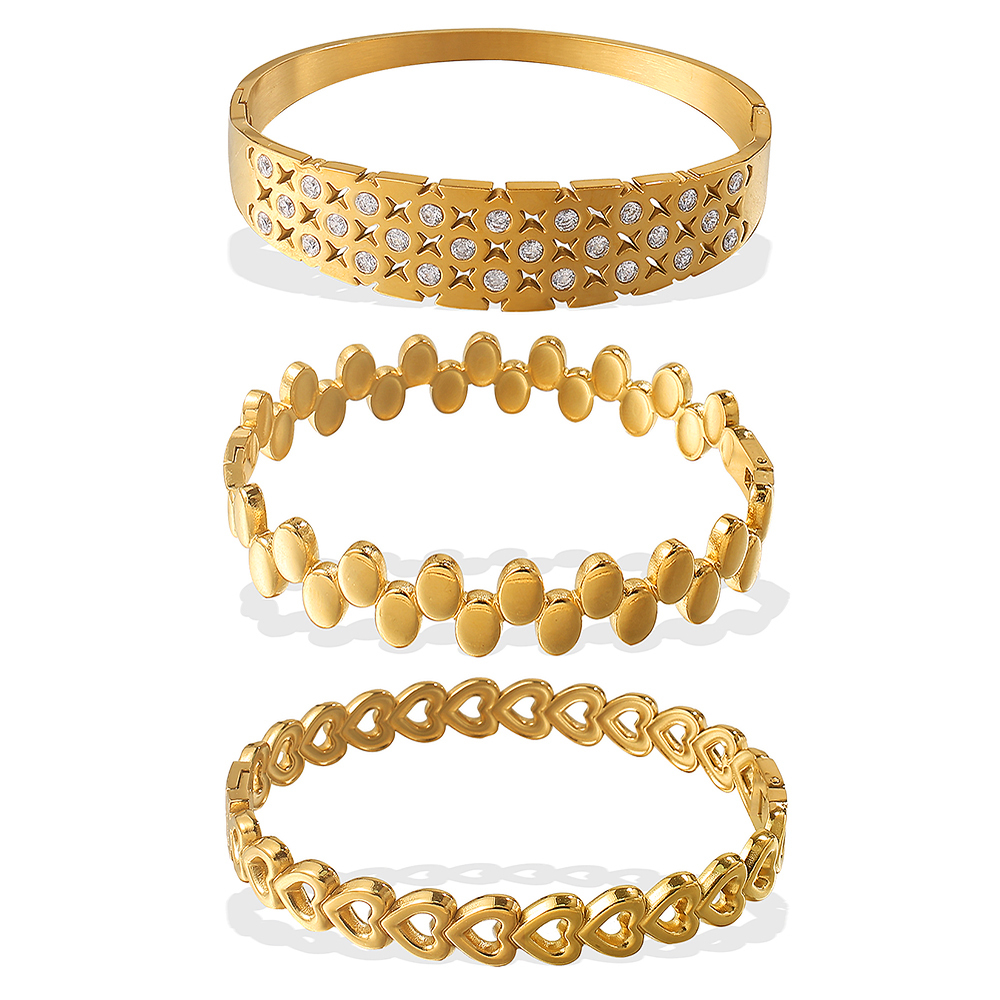 Fashionable Stainless Steel 304 Heart Shaped Hollow Out Linked Bracelet Vacuum Plated 18K Gold Commuter High End Feeling