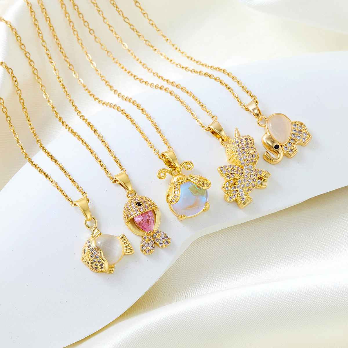 New Style Pink Zircon Fish Pendant Necklace Titanium Steel Cute Animal Design Sensation Fashionable Women's Jewelry Accessory