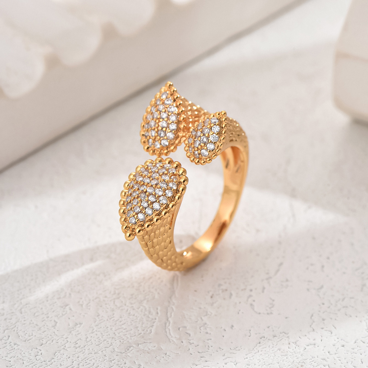 1 Piece Copper Inlaid Zircon Fashion Light Luxury High-end Elegant Diamond Leaf Shape Women's Ring Banquet Party Jewelry Accessory