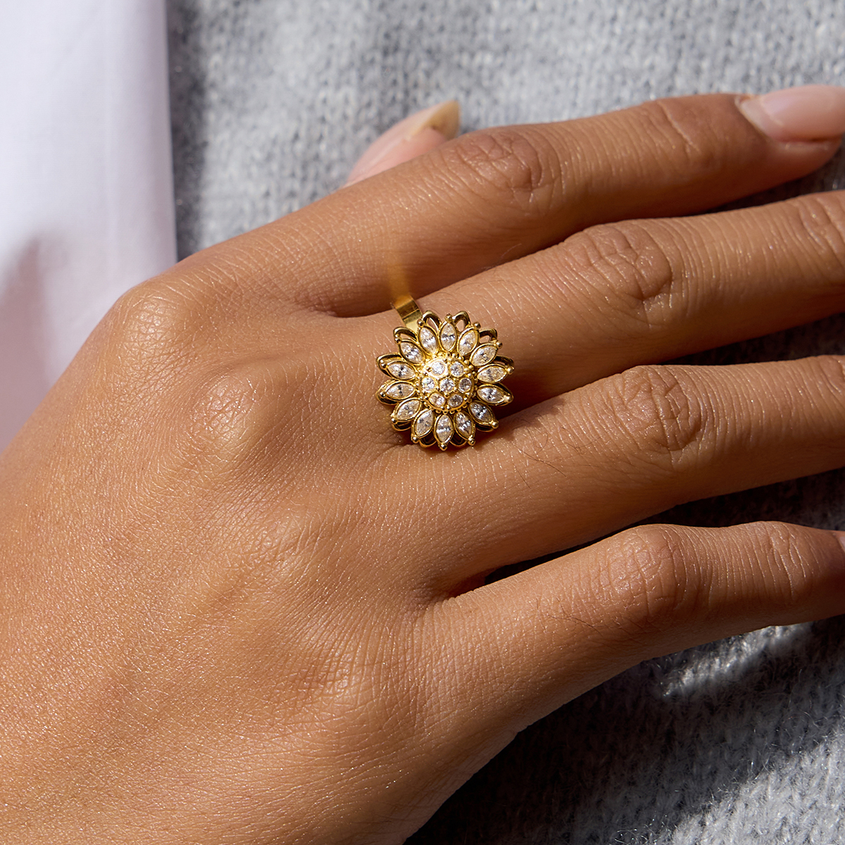 Women's Classic Style / 18K Gold 304 Stainless Steel With Rhinestone Flower Cross Rotatable Open Ring Geometric Asymmetric Mixed Color Vacuum Electroplated Zircon