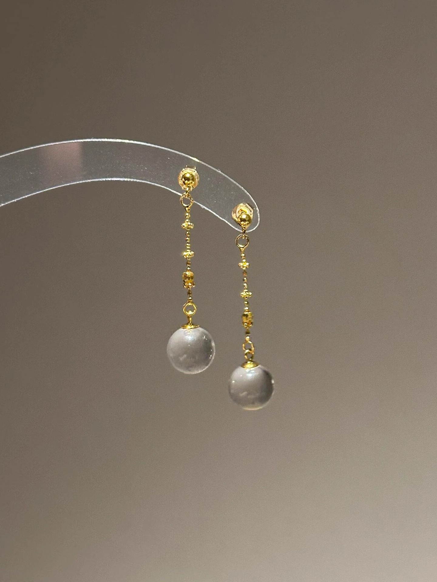 Elegant Long White Crystal Ball Pendant Round Bead Chain Earrings High-End Feelings Women's Fashion Jewelry Ear Decorations