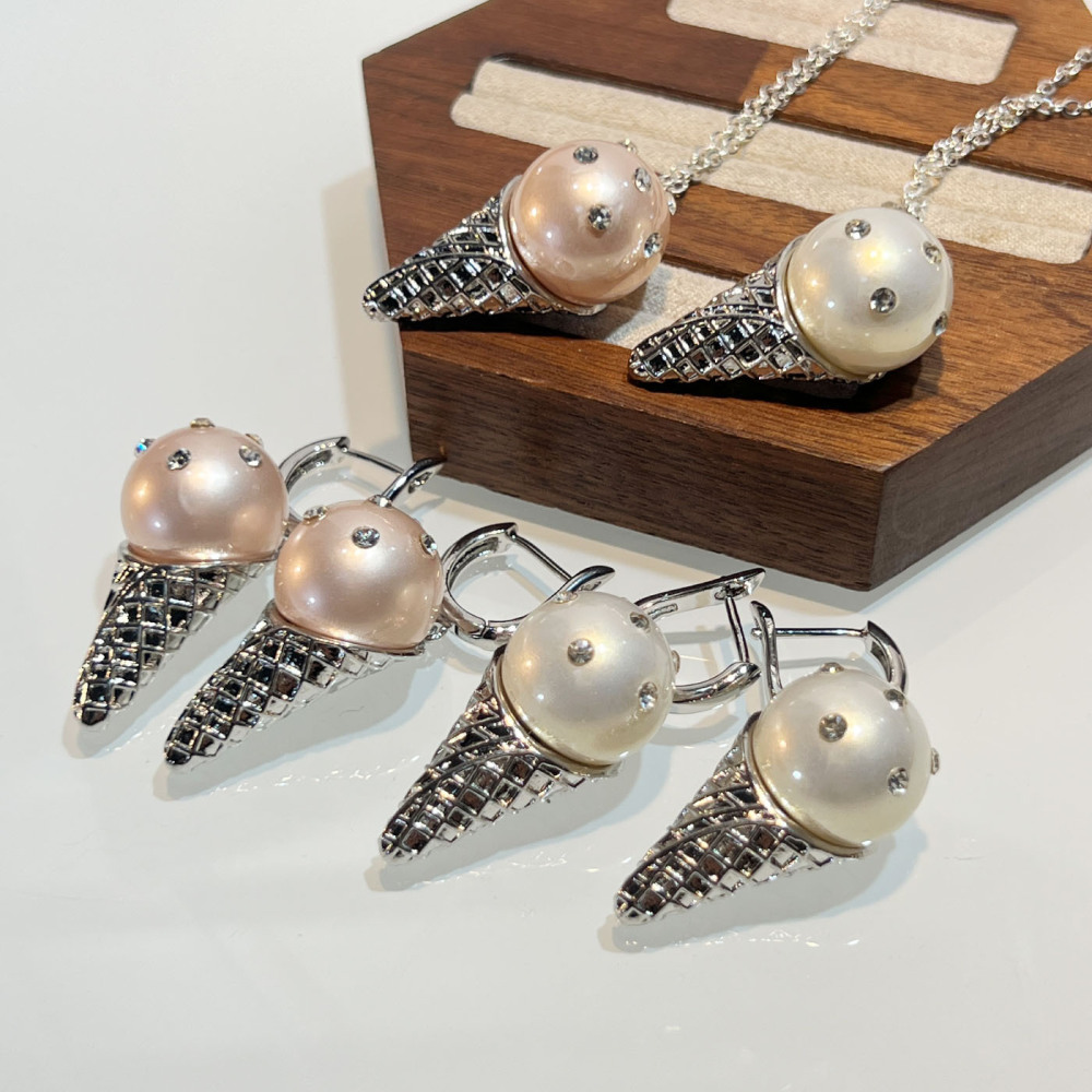 Fashionable S925 Silver Earrings Women's Sweet Cool Style Luxury Sense Copper Material Ring Shaped And Plated Jewelry Accessories