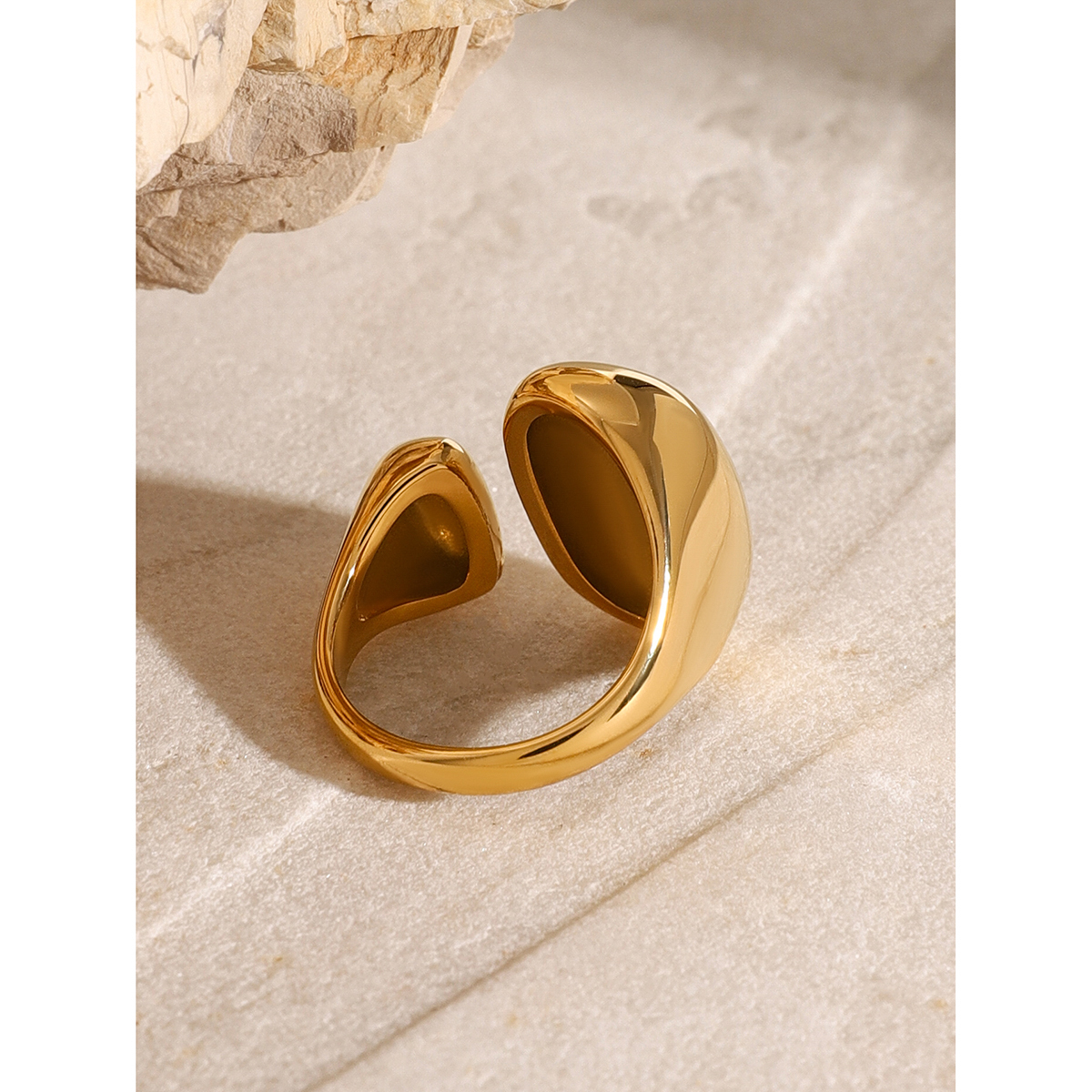 304 Stainless Steel Solid Color PVD Coated 18K Real Gold Plated Elegant Luxurious Classic Style Open Rings