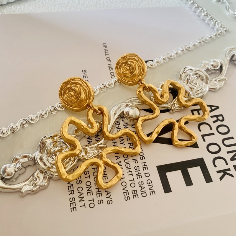 1 Pair Basic Classic Style Flower Plating Hollow Out Copper Earrings