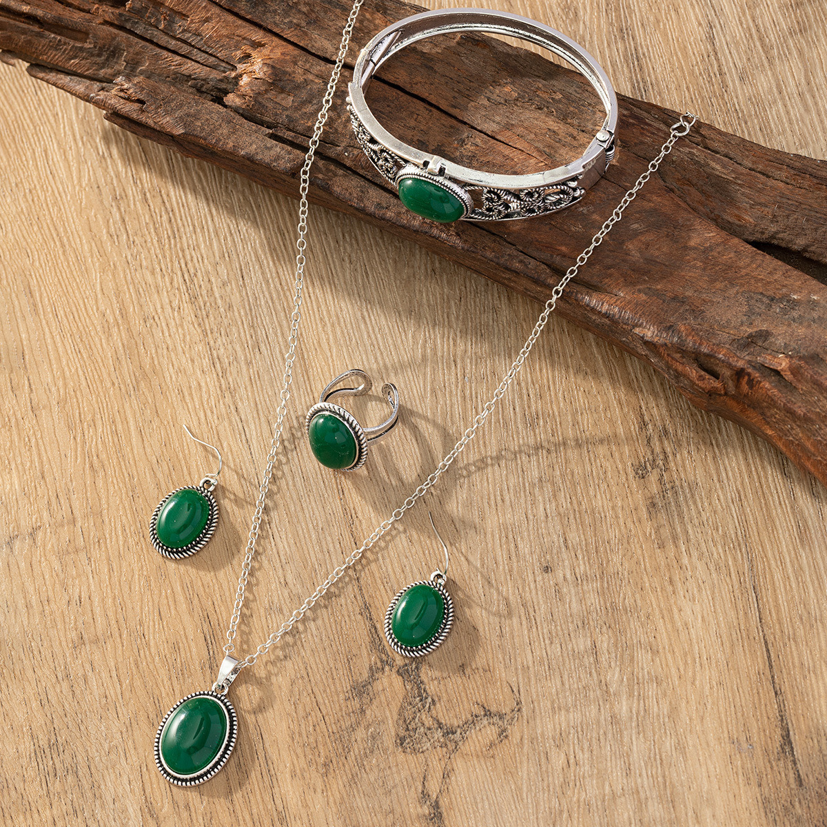 Luxury European And American Natural Gemstone Emerald Jewelry Set Necklace Earrings Ring Bracelet Vintage Alloy Women's Accessories