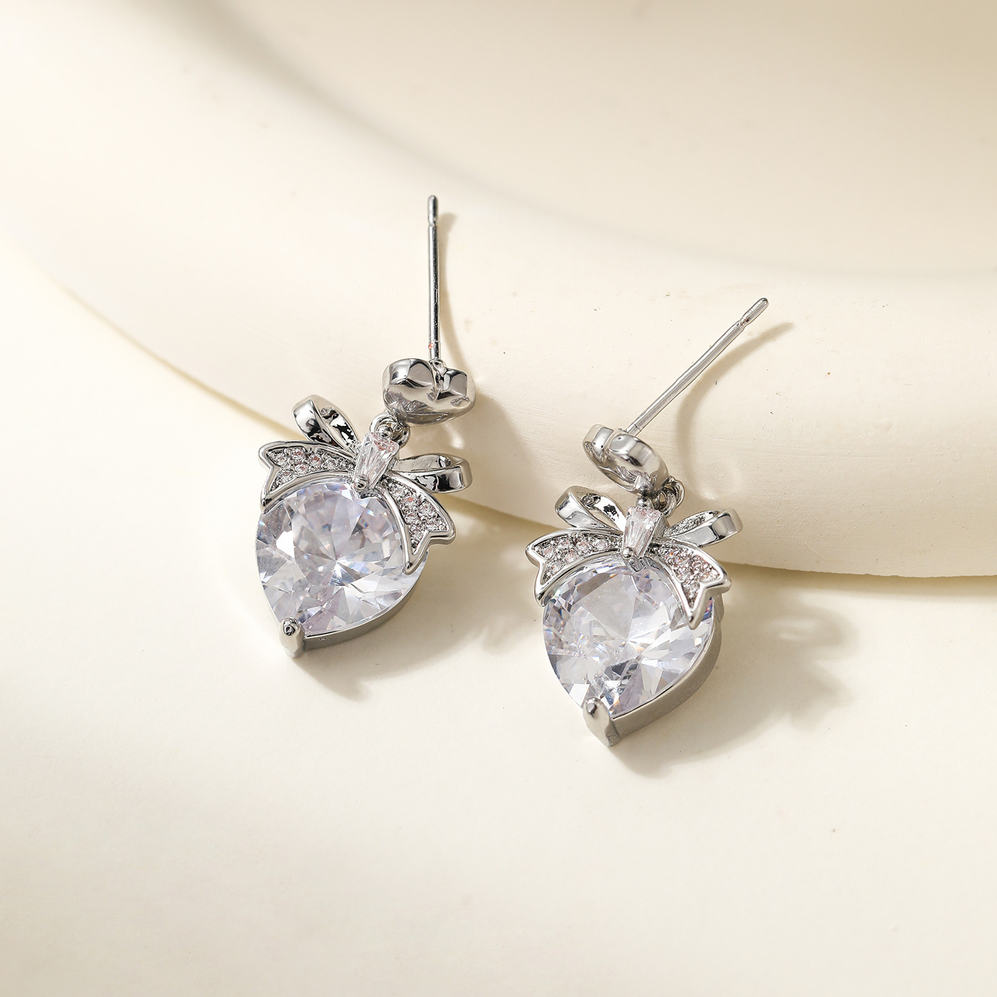 Rose Gold Micro Paved Zircon Heart Stud Earrings Ladies Anti Aging Trend Jewelry Accessories
