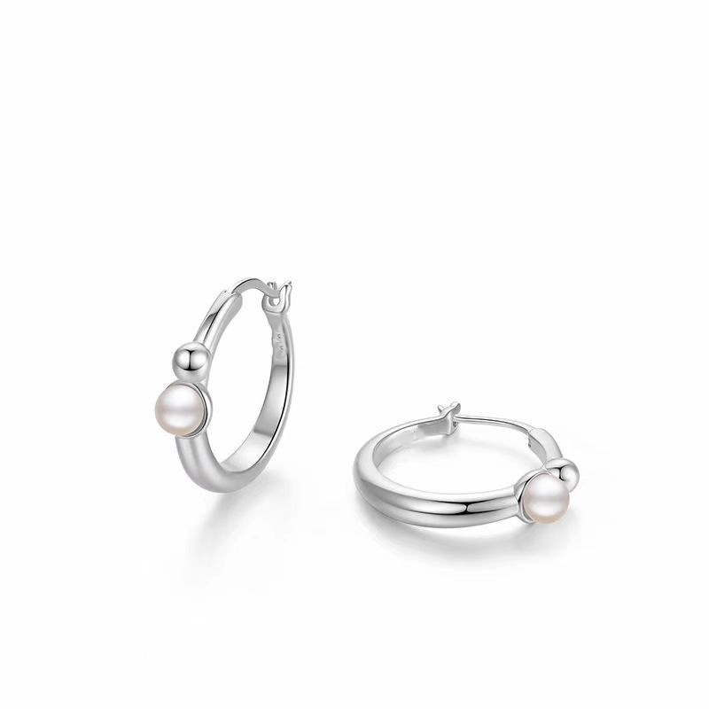 Elegant Simple Pearl Women's Earrings Fashionable High-End Design Sensation Versatile Clip-On Jewelry Accessories