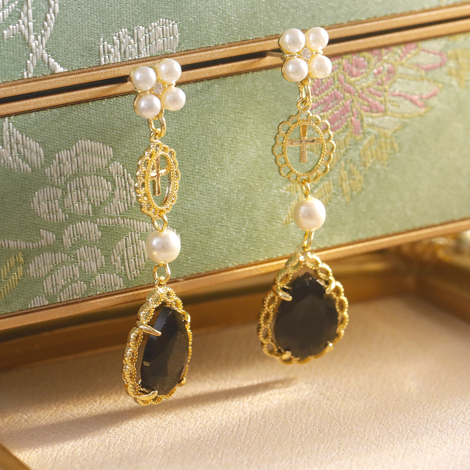 Dream Dance Retro Hong Kong Style Long Pearl Design Earrings National Trend Court Elegant Women's Fashion Jewelry Accessories