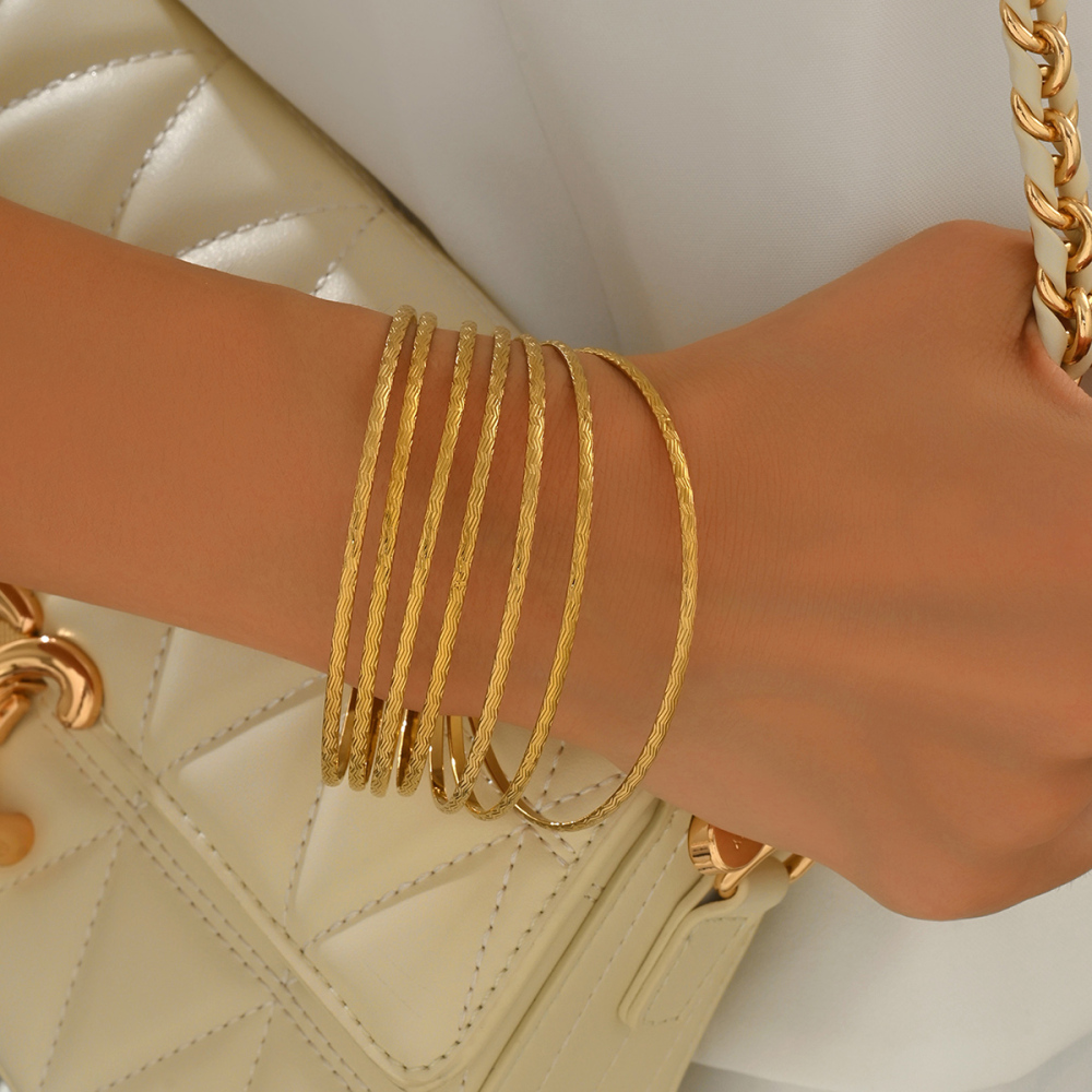 7-Piece Set Elegant Versatile Stainless Steel Wave Texture 68mm Bracelets Women's Festive Daily Commuting Jewelry Accessories