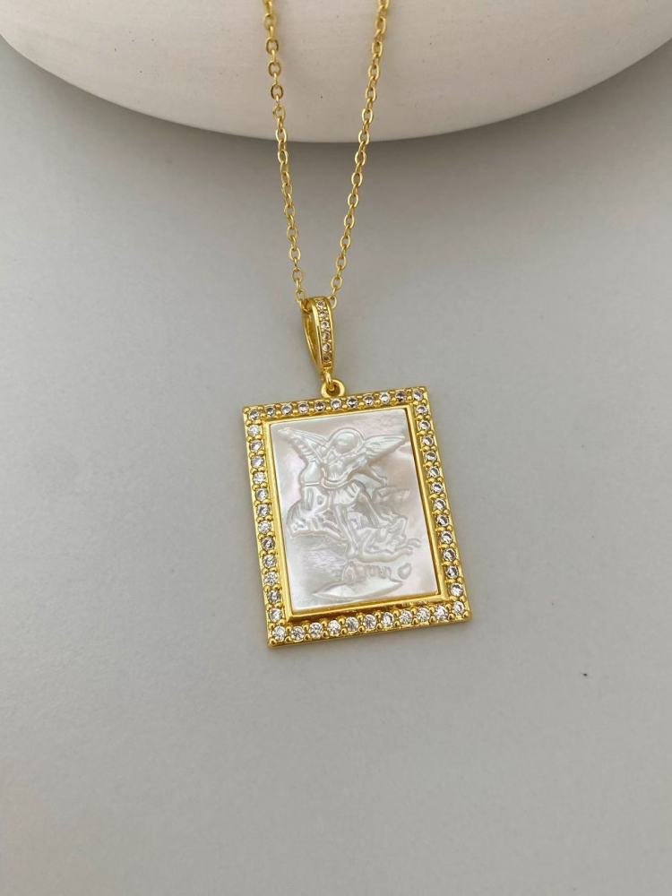 Elegant Shell Pendant Necklace With Zircon Edge Virgin Head Design DIY Accessories  Fashion Label