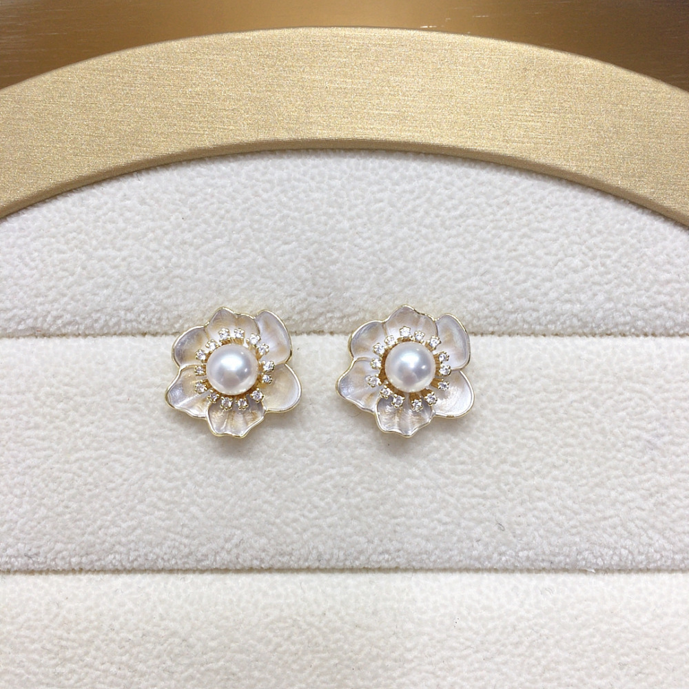 Natural Freshwater Pearl Earrings Women High-End Classic Baked Paint Camellia Pearl Studs Internet Famous Jewelry Accessories