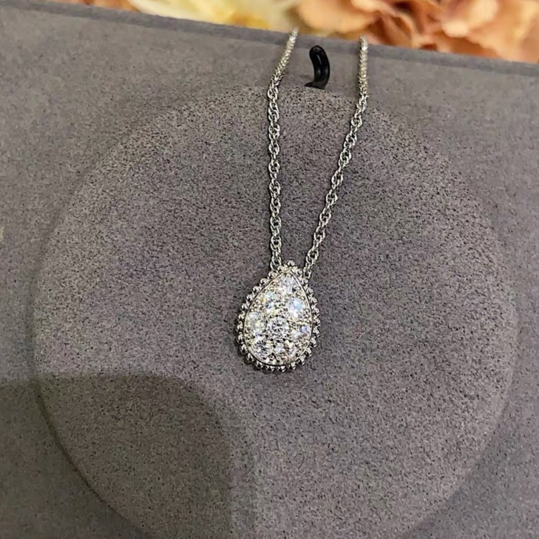French Luxury Water Drop Diamond Necklace For Women 18K Gold Plated Twist Chain Classic Elegant Collarbone High-Quality Craftsmanship
